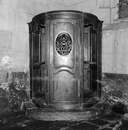 Confessionnal (2, d'encoignure), chapelle Notre-Dame-de-la-Clarté (Plonévez-Porzay)