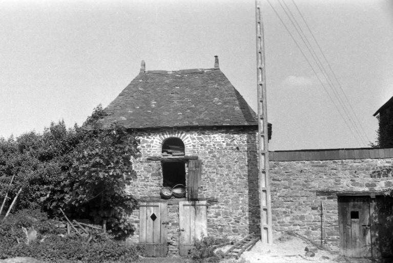 Manoir, le Bas Verrion (Tresboeuf)