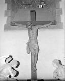 Statue (d'applique, figure colossale) : Christ en croix, église paroissiale Saint-Léonard (Fougères)