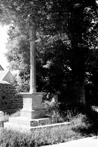 Croix de chemin, route de Perros (Louannec)