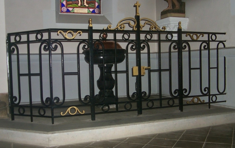 Clôture des fonts baptismaux (Guipry fusionnée en Guipry-Messac en 2016)