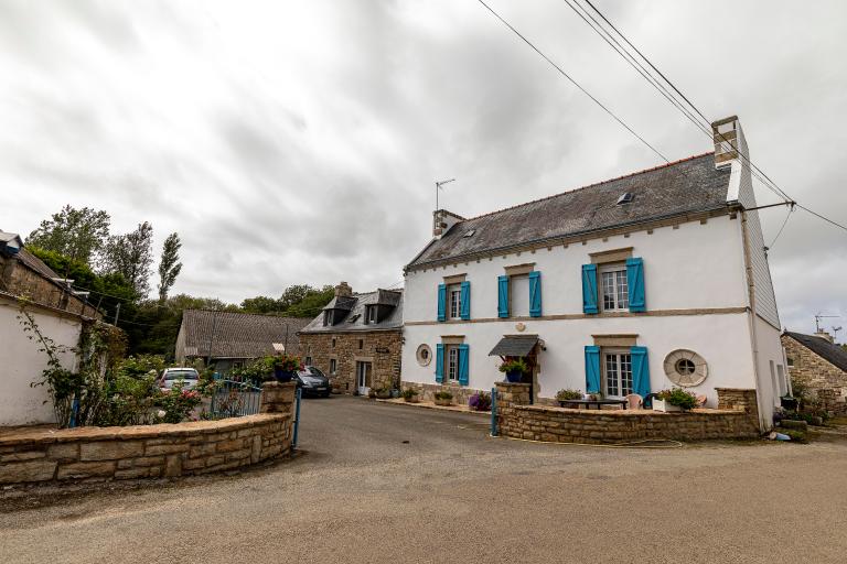 Les maisons et fermes (Confort-Meilars)