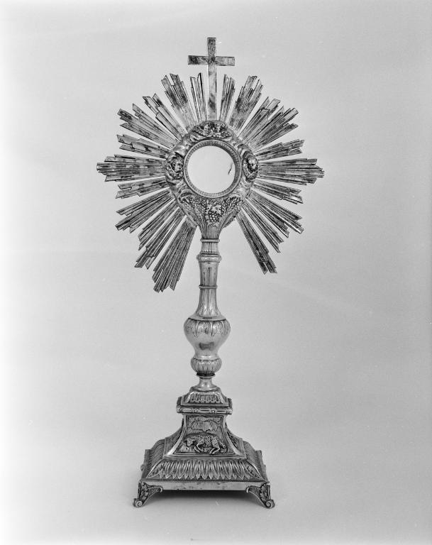 Ostensoir, église paroissiale Sainte-Cécile (Theix fusionnée en Theix-Noyalo en 2016)