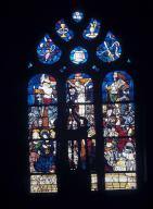 Verrière : crucifixion, verrière à personnages, église paroissiale Saint-Paban (Pouldreuzic)