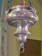 Ex-voto, lampe de sanctuaire, prieuré de bénédictins, église paroissiale Notre-Dame-du-Roc (Montautour)