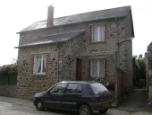 Maison, 2 rue des Quatre frères Trotoux (Hédé fusionnée avec Bazouges-sous-Hédé pour former la commune de Hédé-Bazouges en 2009)