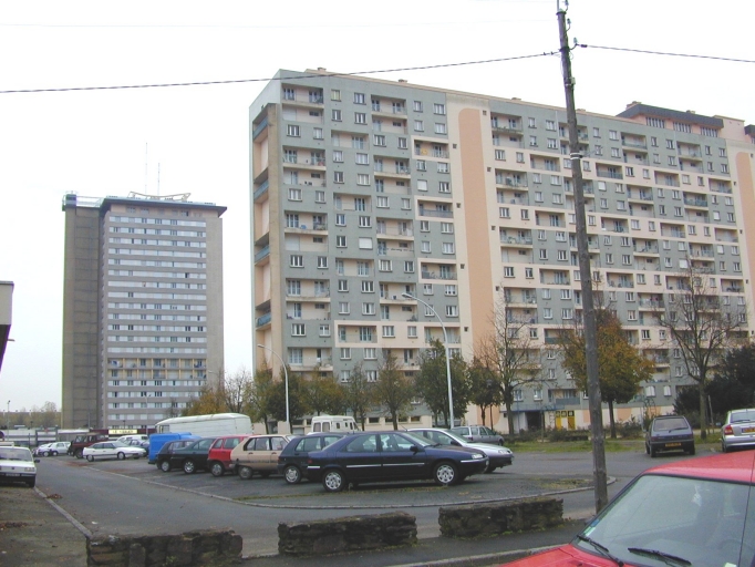 Immeuble, 2 à 8 square Sarah-Bernard (Rennes)