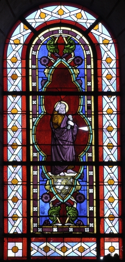 Ensemble des verrières à personnages des baies 107, 110, 00 : Saint Pierre, Immaculée Conception, Christ en croix