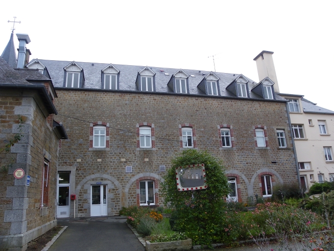 Orphelinat, rue de l'église, rue Jean Janvier (Saint-Georges-de-Reintembault)