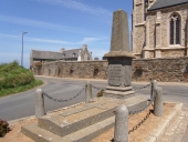 Monument commémoratif de l'enseigne de vaisseau Henry, rue Rodour (Plougrescant)