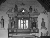 Autel, retable (maître-autel, autel tombeau, retable architecturé), chapelle Notre-Dame-de-la-Clarté (Trébrivan)