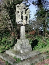 Les églises, chapelles, croix de chemin, croix de cimetière, monuments aux morts et fontaines de dévotion sur la commune de Hillion