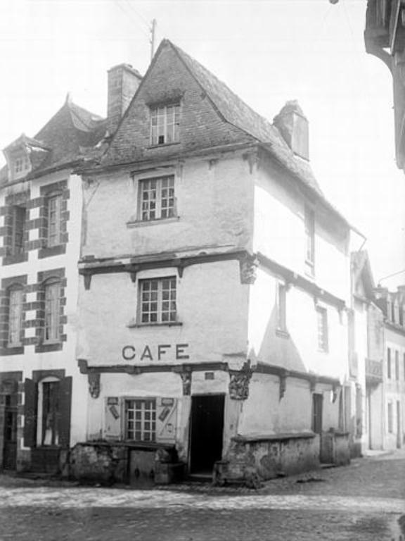 Maison à boutique, dite de la Truie qui file, 3, place du Bouffay ; 38, rue du Général-de-Gaulle (Malestroit)