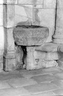 Bénitier (2), église paroissiale Notre-Dame-des-Grâces (Plusquellec)