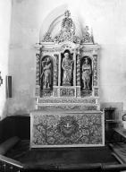 Autel, retable, gradins d'autel (2), devant d' autel (autel secondaire, autel tombeau, retable architecturé) : de saint Pierre, église paroissiale Notre-Dame-de-Croas-Batz (Roscoff)