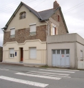 Ancien magasin de commerce dit Aux Bons Produits ou épicerie-mercerie Bedfert, 18 rue Nationale (Lancieux)