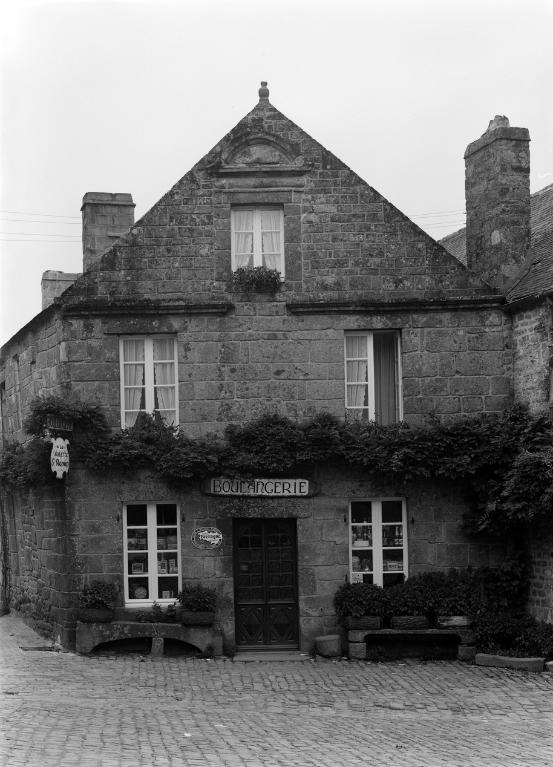 Maison, place de l'Eglise (Locronan)