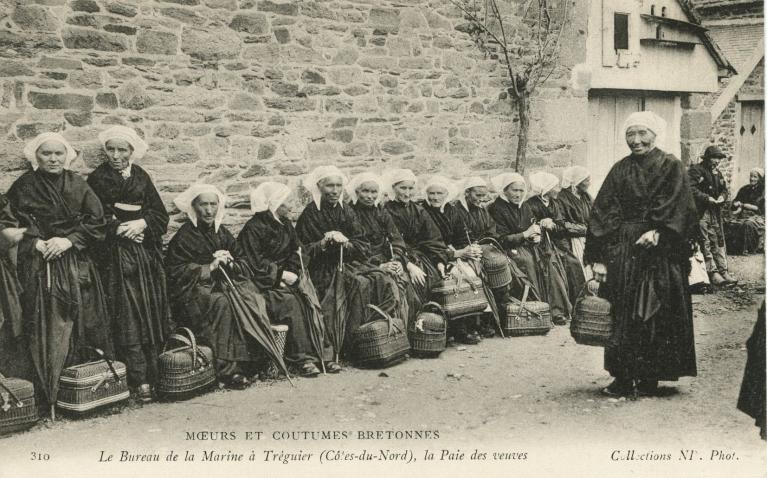 Maison dite "Scolasticat" ou "maison prébendale Borie" puis "Bureau de la Marine", puis maison d'un négociant-marchand en vin et cidres, 9 rue des Perdreries (Tréguier)