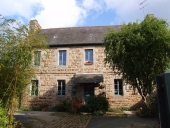 Maison, rue de la Poste (Penvénan)