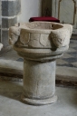 Bénitier utilisé comme fonts baptismaux
