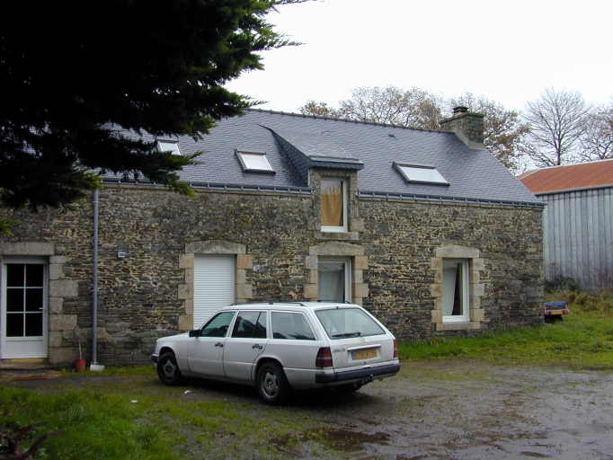 Ferme, Kerhorno (Pluméliau fusionnée en Pluméliau-Bieuzy en 2019)