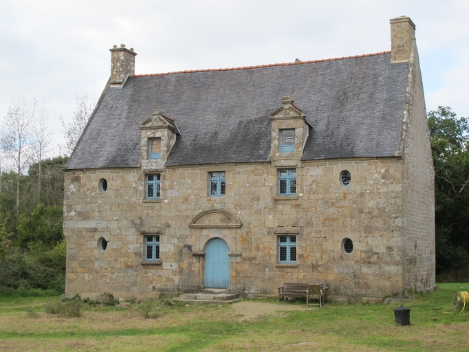 Maison noble de Kergoz (Le Vieux-Marché)