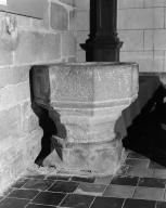 Fonts baptismaux, église paroissiale Notre-Dame de l'Assomption (Arzon)