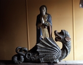 Groupe sculpté : sainte Marguerite issant du dragon, chapelle Saint-Jean-Baptiste (Cléguérec)