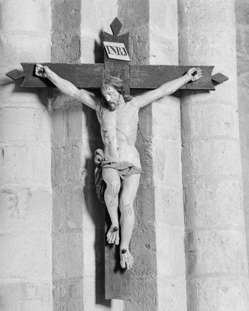 Croix : Christ en croix, église Saint-Pierre-Saint-Paul (Guégon)