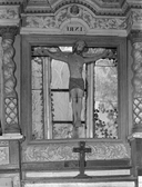 Croix (d'applique, petite nature) : Christ en croix, chapelle Notre-Dame-de-la-Clarté (Trébrivan)