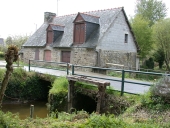 Moulin à farine dit Moulin Prieur, actuellement maison, le Bout de la Ville (Jugon-les-Lacs fusionnée en Jugon-les-Lacs - Commune nouvelle en 2016)