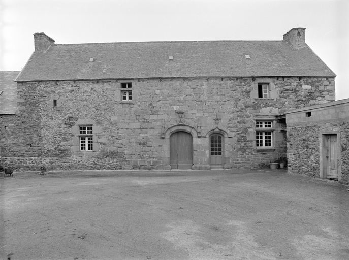 Manoir, Kerviziou (Trédarzec)