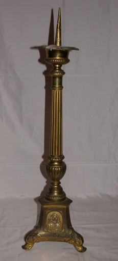 Série de 4 chandeliers d'autel