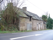 Alignement de maisons, le Rocher (Miniac-Morvan)