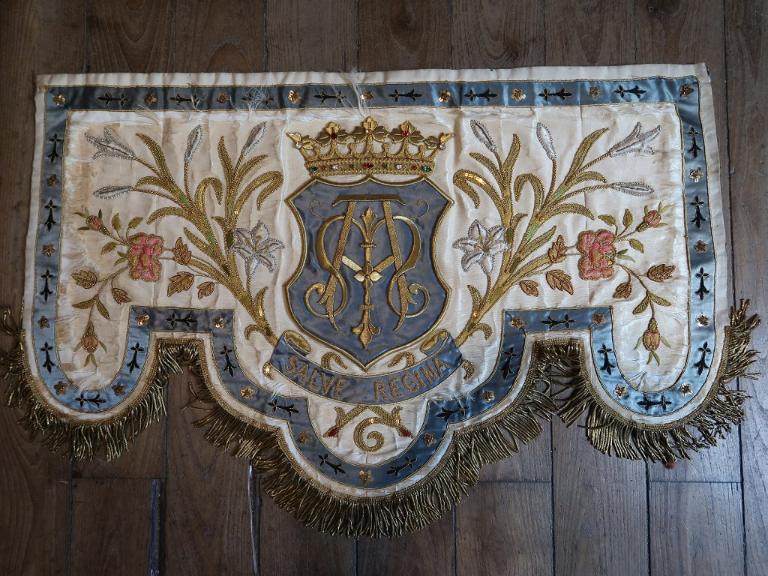Ensemble de quatre éléments de draperie de brancard de procession, basilique Notre-Dame-d'Espérance (Saint-Brieuc)