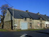Alignement de maisons, les Emailleries (Pipriac)