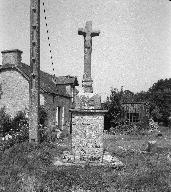 Croix monumentale, Guervihan (Kergrist)