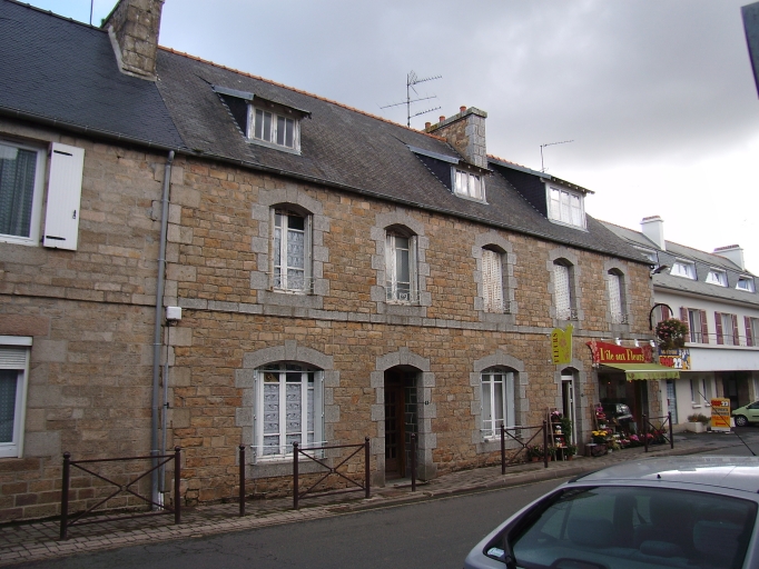 Maison, rue du Général de Gaulle (Penvénan)