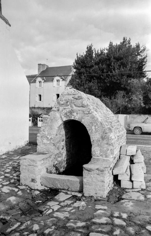 Fontaine, rue de la Fontaine, Bourgneuf (Arzon)