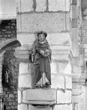 Statue (d'applique, petite nature) : saint Yves, prieuré Saint-Martin, église paroissiale de bénédictins (Tremblay fusionnée en Val-Couesnon en 2019)