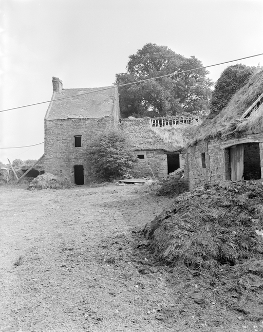 Manoir, la Tour (Plonéour-Lanvern)