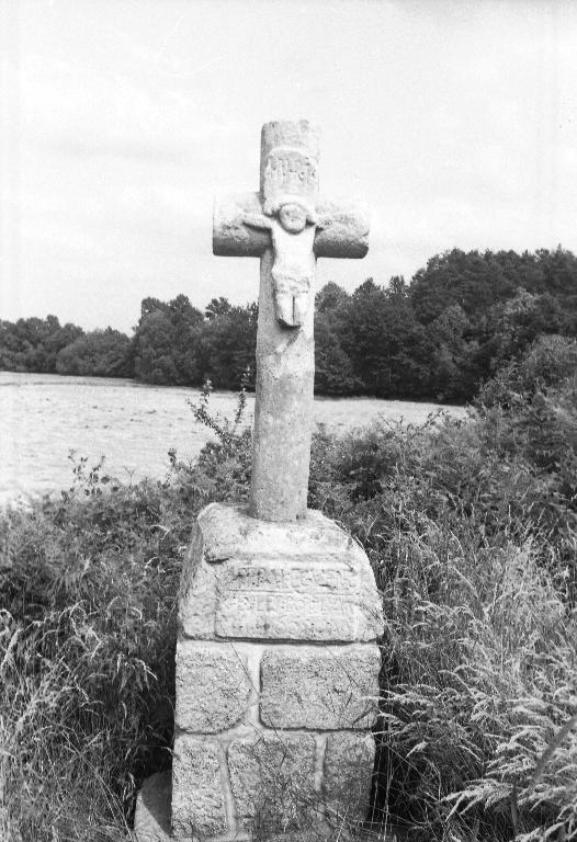 Croix monumentale, la Villeneuve Locmaria (Cléguérec)