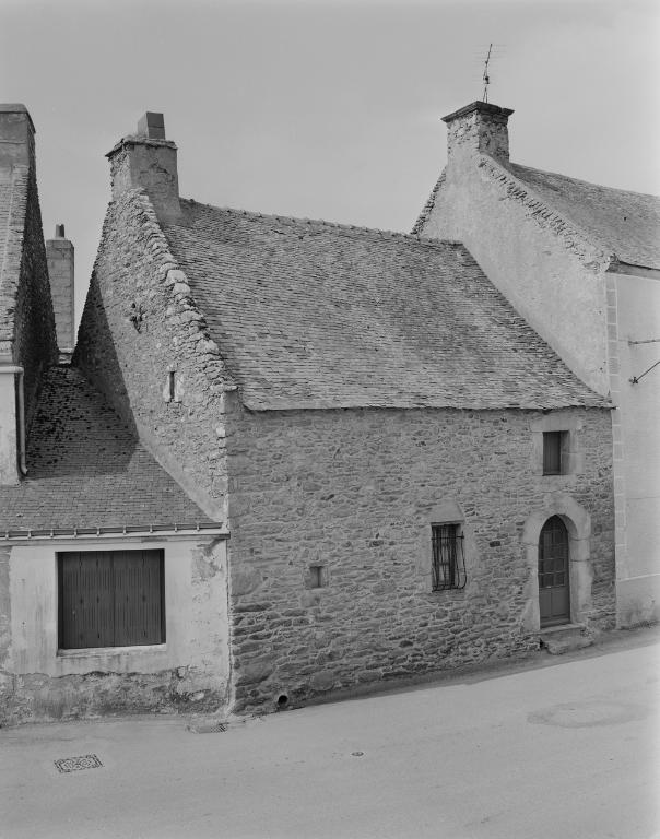 Maison d'artisan, grande rue (Surzur)
