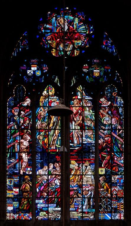 Verrière du vœu de 1939-1945, basilique Notre-Dame-de-Délivrance (Quintin)