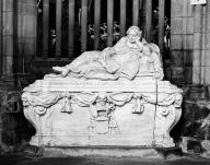 Tombeau : de monseigneur de Visdelou, cathédrale de Saint-Paul-Aurélien (Saint-Pol-de-Léon)