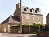 Maison, rue des Cytises (Plouguiel)