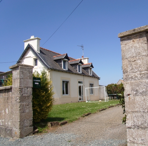 Maison, rue des Cyprès, Pen-Allée (Plouguiel)
