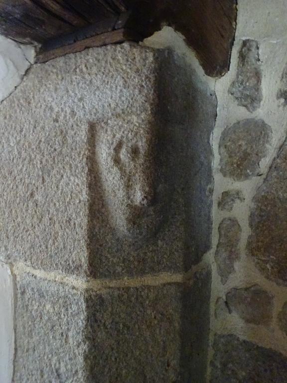 Les aménagements intérieurs : vaisseliers et cheminées de La Chapelle-Chaussée