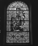 Verrière 4 (verrière à personnages, verrière hagiographique, grisaille décorative), église paroissiale Saint-Gervais, Saint-Protais (Saint-Avé)