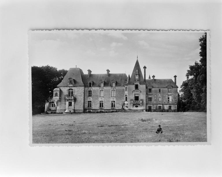 Château de Kerozer ou château Sainte-Anne, actuellement maison de retraite (Saint-Avé)